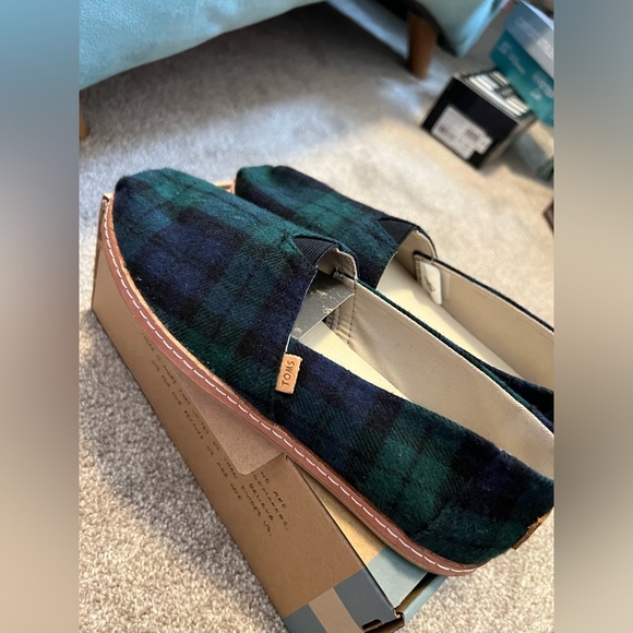 TOMS - Green/blue plaid - Picture 2 of 2